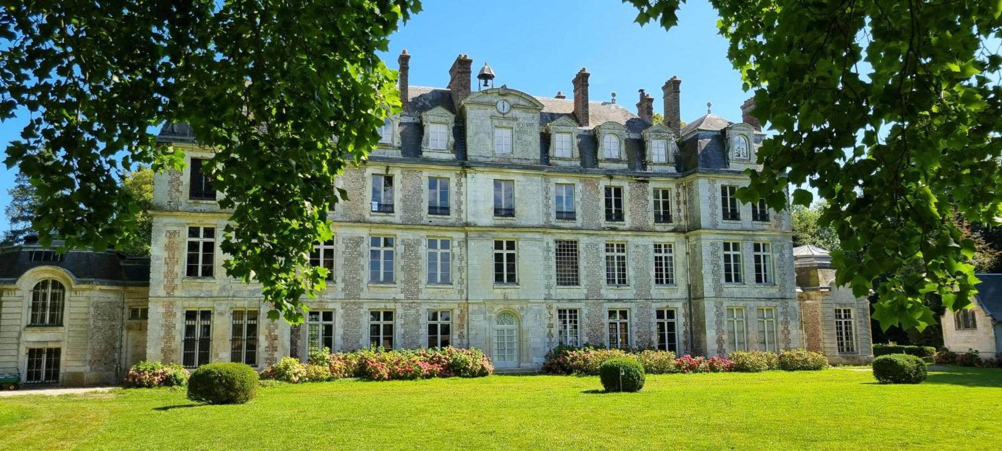Les Ecuries Du Chateau De Brumare Brestot Exteriör bild